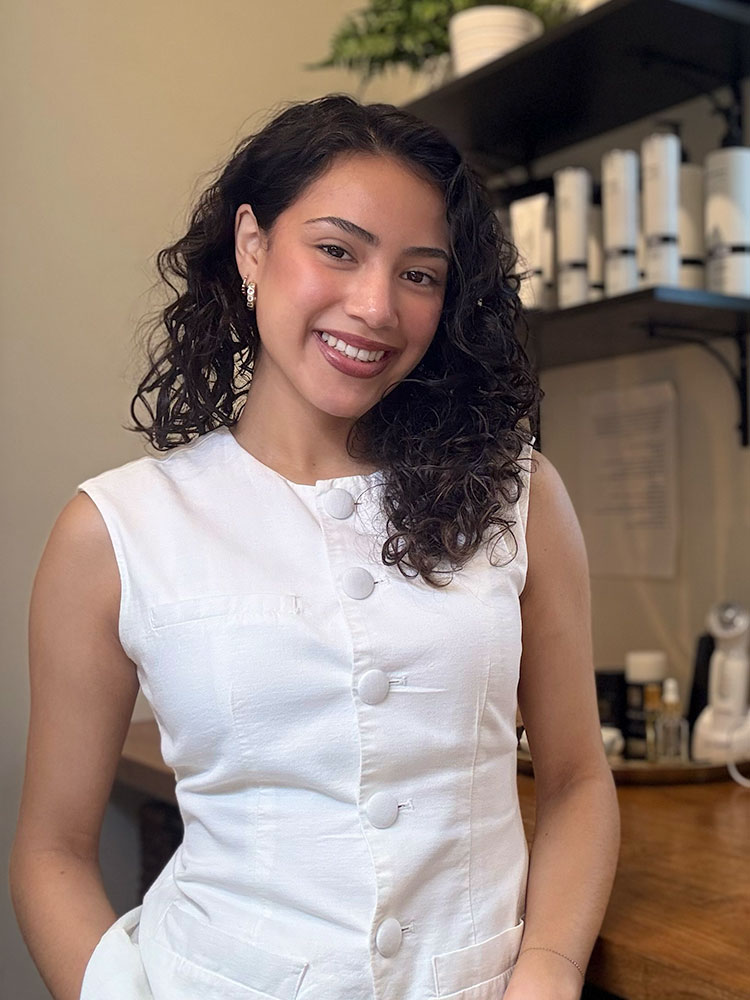 Abril-Salamanca-Esthetician-Bare-Beauty-Skin-Studio